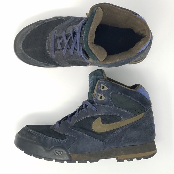 nike caldera hiking boots